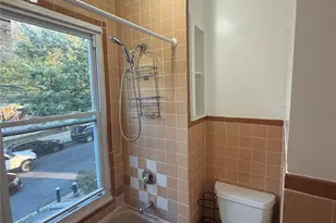 4529 Carpenter Ave, Bronx, NY 10470 - Photo 18