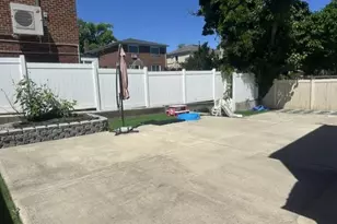 28-52 215th Pl, Bayside, NY 11360 - Photo 12