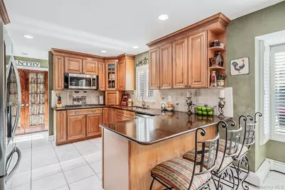 16 Jesse Way, Mount Sinai, NY 11766 - Photo 14