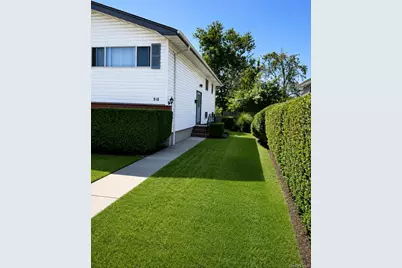 916 Park Avenue, Westbury, NY 11590 - Photo 2
