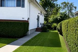 916 Park Ave, Westbury, NY 11590 - Photo 2