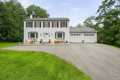 20 Cary Road, Hyde Park, NY 12538 - Photo 2