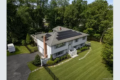 136 Woodhull Road, Huntington, NY 11743 - Photo 2