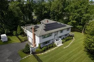 136 Woodhull Rd, Huntington, NY 11743 - Photo 2
