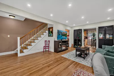 1243 California Road #2R, Eastchester, NY 10709 - Photo 8