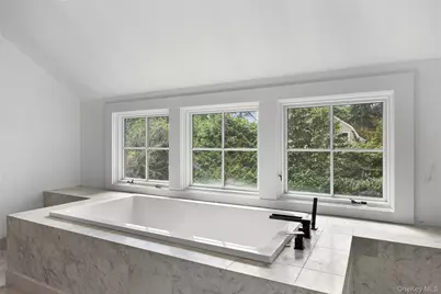 18 Green Meadow Lane, Huntington, NY 11743 - Photo 38
