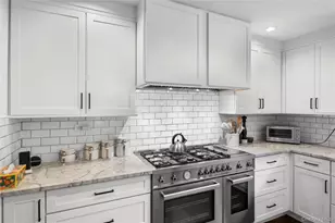18 Grn Mdw Ln, Huntington, NY 11743 - Photo 10