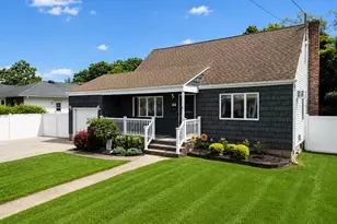 44 Sunset Ave, Farmingdale, NY 11735 - Photo 4