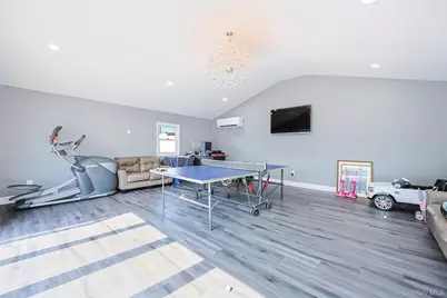 4185 Harriet Road, Bethpage, NY 11714 - Photo 36