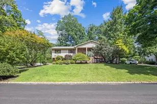 44 Palisades Ct, Pomona, NY 10970 - Photo 2
