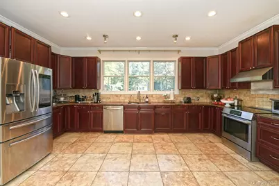 19 Sparrow Lane, Huntington, NY 11743 - Photo 8