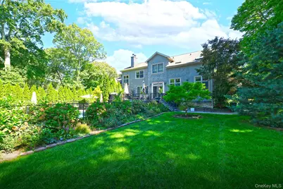 19 Sparrow Lane, Huntington, NY 11743 - Photo 34