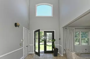 19 Sparrow Ln, Huntington, NY 11743 - Photo 6