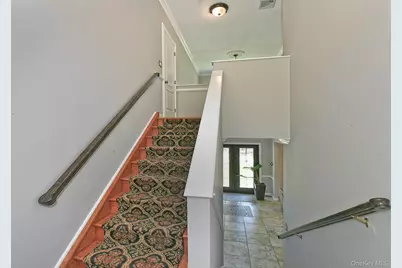 19 Sparrow Lane, Huntington, NY 11743 - Photo 18