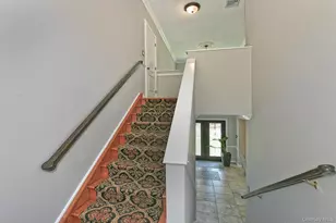 19 Sparrow Ln, Huntington, NY 11743 - Photo 18