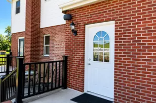 126 Jackson Ave, New Windsor, NY 12553 - Photo 2