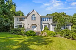 15 Parkside Ct, Pomona, NY 10970 - Photo 2