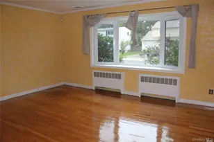 7 Beatrice Ave, Syosset, NY 11791 - Photo 2