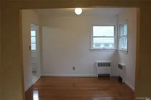 7 Beatrice Ave, Syosset, NY 11791 - Photo 4