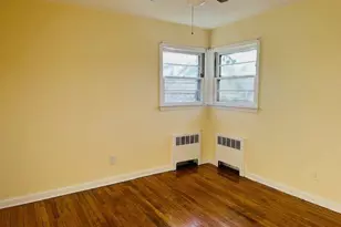 7 Beatrice Ave, Syosset, NY 11791 - Photo 10