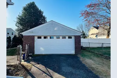 7 Beatrice Avenue, Syosset, NY 11791 - Photo 14