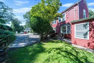 131 Quaker Path, East Setauket, NY 11733 - Photo 22