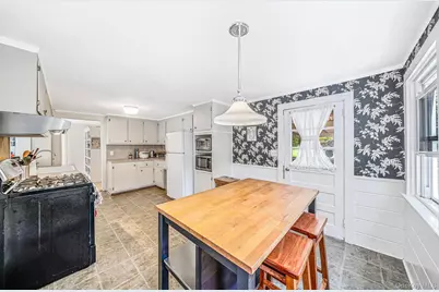 131 Quaker Path, East Setauket, NY 11733 - Photo 8