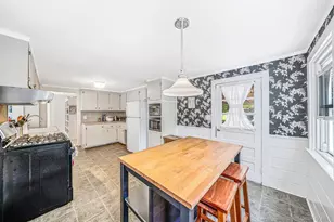 131 Quaker Path, East Setauket, NY 11733 - Photo 8
