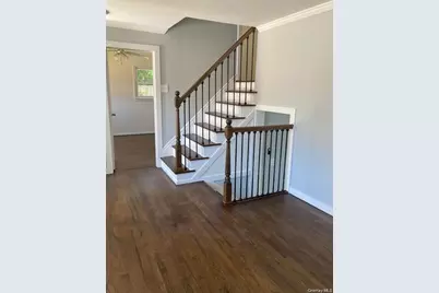 101 48th Street, Lindenhurst, NY 11757 - Photo 2