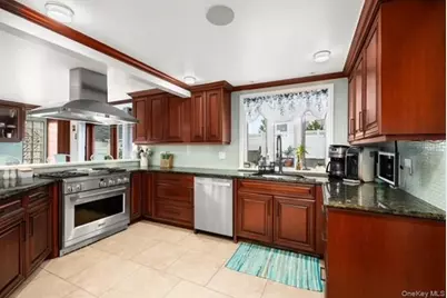 25 W 10th Road, Broad Channel, NY 11693 - Photo 6