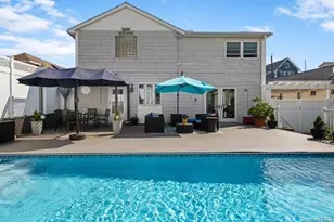 25 West 10th Road, Broad Channel, NY 11693 - Photo 18