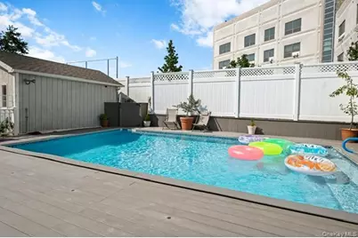 25 W 10th Road, Broad Channel, NY 11693 - Photo 20