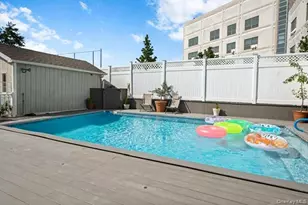 25 West 10th Road, Broad Channel, NY 11693 - Photo 20