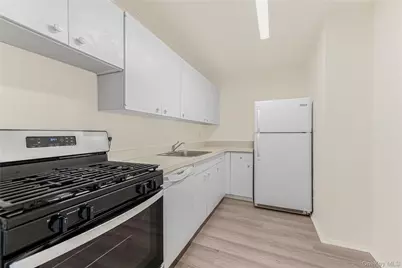 1155 Warburton Avenue #2S, Yonkers, NY 10701 - Photo 10