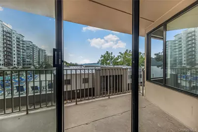 1155 Warburton Avenue #2S, Yonkers, NY 10701 - Photo 8