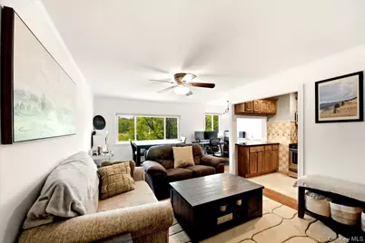 828 Pelhamdale Avenue #2P, New Rochelle, NY 10801 - Photo 2