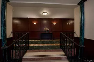 828 Pelhamdale Ave, New Rochelle, NY 10801 - Photo 14