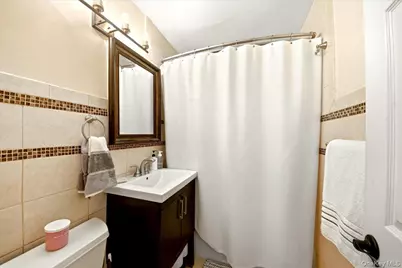 828 Pelhamdale Avenue #2P, New Rochelle, NY 10801 - Photo 10