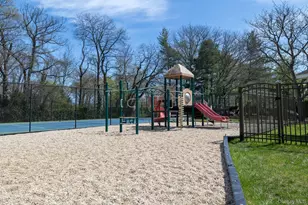 73 Town House Dr, Massapequa Park, NY 11762 - Photo 30