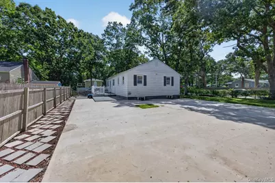 287 Whittier Drive, Mastic Beach, NY 11951 - Photo 16
