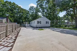 287 Whittier Dr, Mastic Beach, NY 11951 - Photo 16