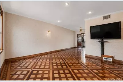 10538 65th Road, Forest Hills, NY 11375 - Photo 8