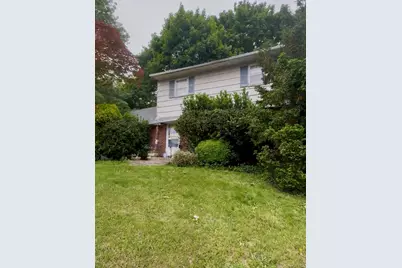 6 E Park Court, Old Bethpage, NY 11804 - Photo 2