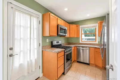 70 Mohawk Drive, North Babylon, NY 11703 - Photo 6