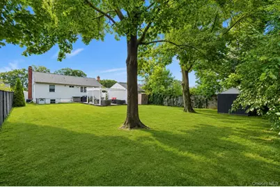 70 Mohawk Drive, North Babylon, NY 11703 - Photo 28