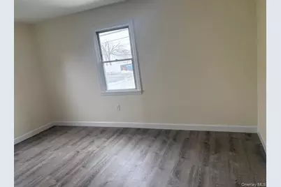 842 N Wellwood Avenue, Lindenhurst, NY 11757 - Photo 6