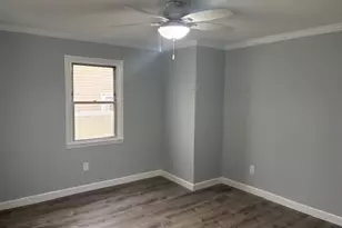 842 N Wellwood Ave, Lindenhurst, NY 11757 - Photo 4
