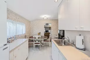 42 Walton St, Brentwood, NY 11717 - Photo 18