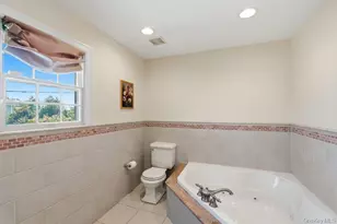 47 Syosset Cir, Syosset, NY 11791 - Photo 20
