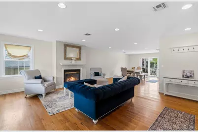 47 Syosset Circle, Syosset, NY 11791 - Photo 6